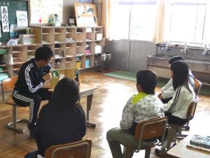 担任による読み聞かせ２